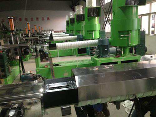 Индукционный нагрев для станков для обработки пластика